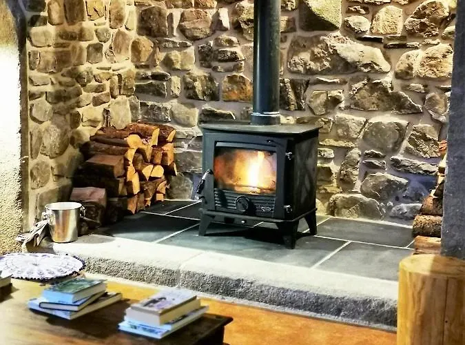 Lough Mardal Eco Glamping *